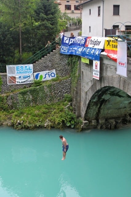 Bridge Jumping and Cliff Jumping Tips for Safe Diving