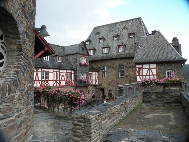 bacharach germany castle hostel
